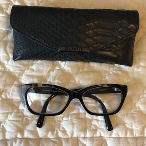 Cinzia eye glasses frame.